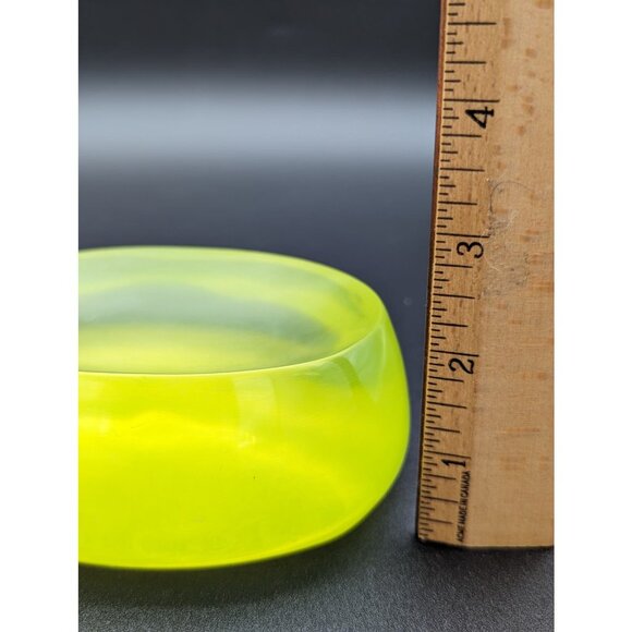 Vintage Soap Dish Green Yellow Oval Shape Plastic Mold - Picture 7 of 7